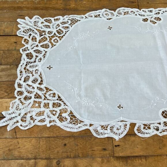 Imperial Elegance Table Runner Doily Dining Room Vintage White 64 x 15 in - Picture 4 of 9